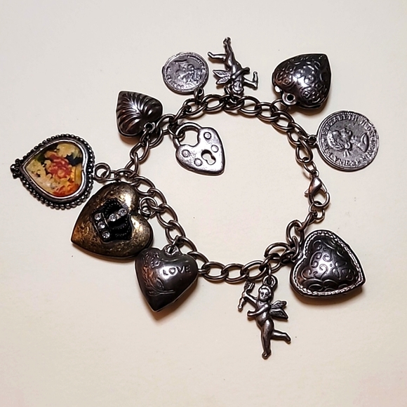 Vtg 1960s PUFFY HEART cupid SILVER 11 charms BRACELET - Picture 4 of 4